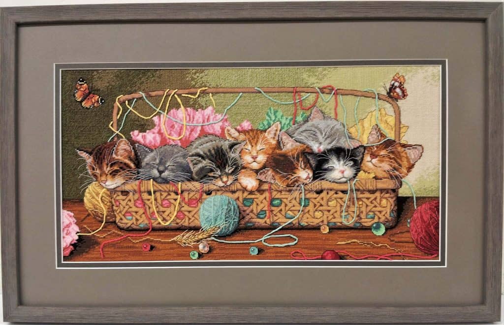 kittens in a basket - Cross stitch